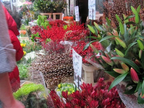 Mercado de flores en la calle Columbia